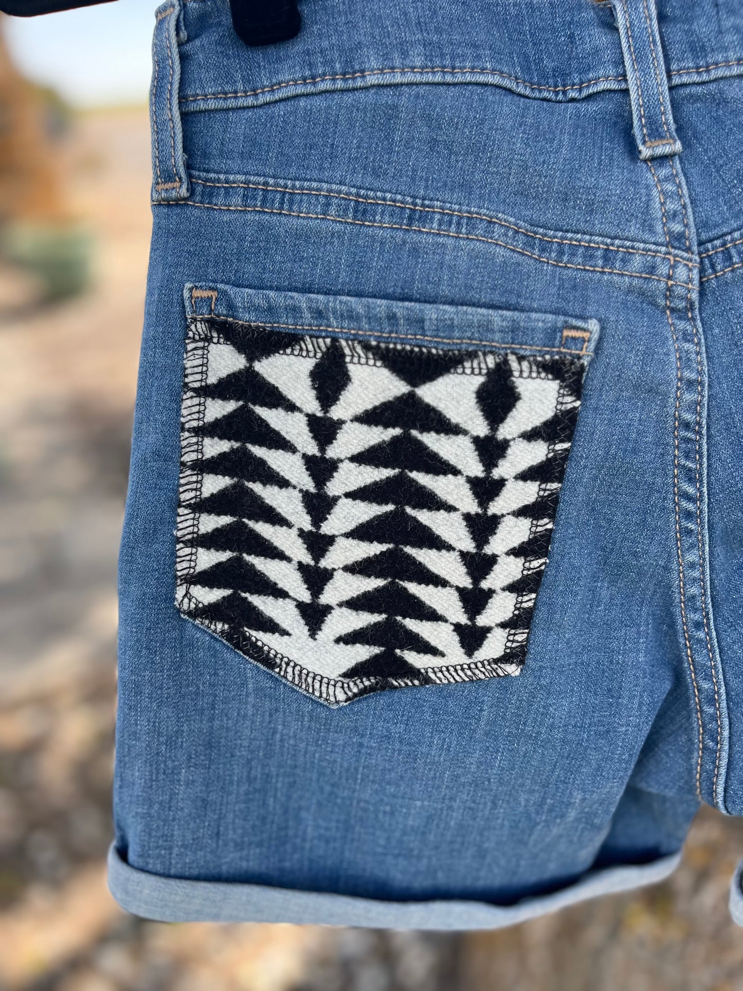 Levi's Shorts - Size 2/W26