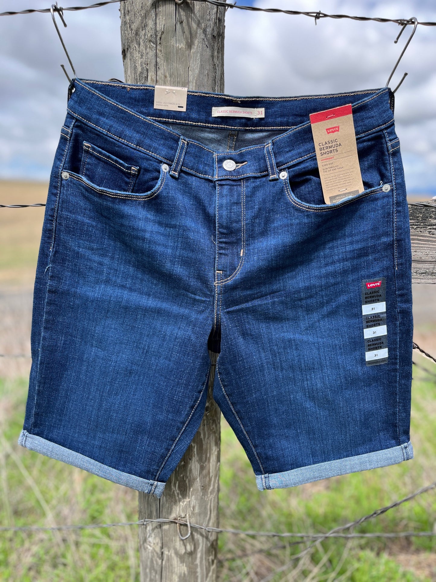 Levi's Bermuda Shorts - Size 12/W31
