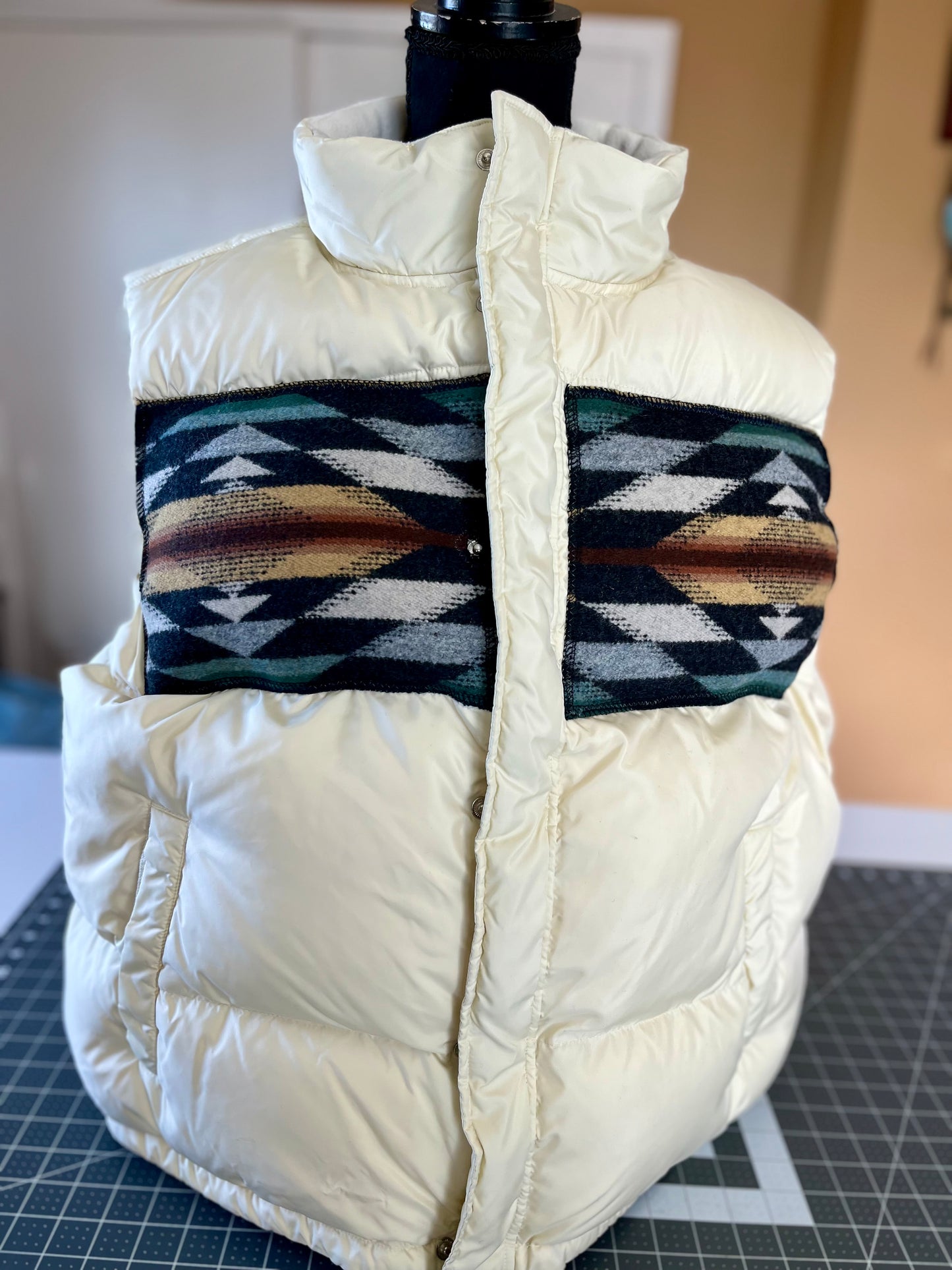 Beige Puffer Vest - Women's 3XL
