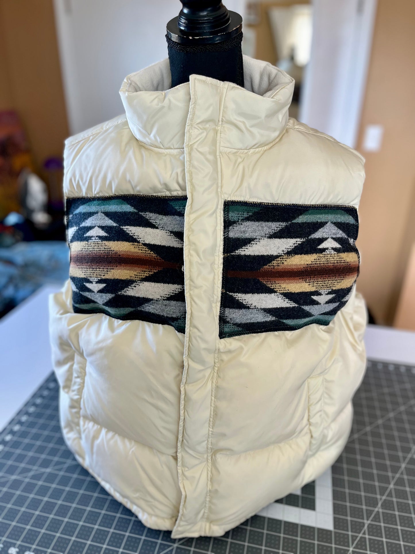 Beige Puffer Vest - Women's 3XL